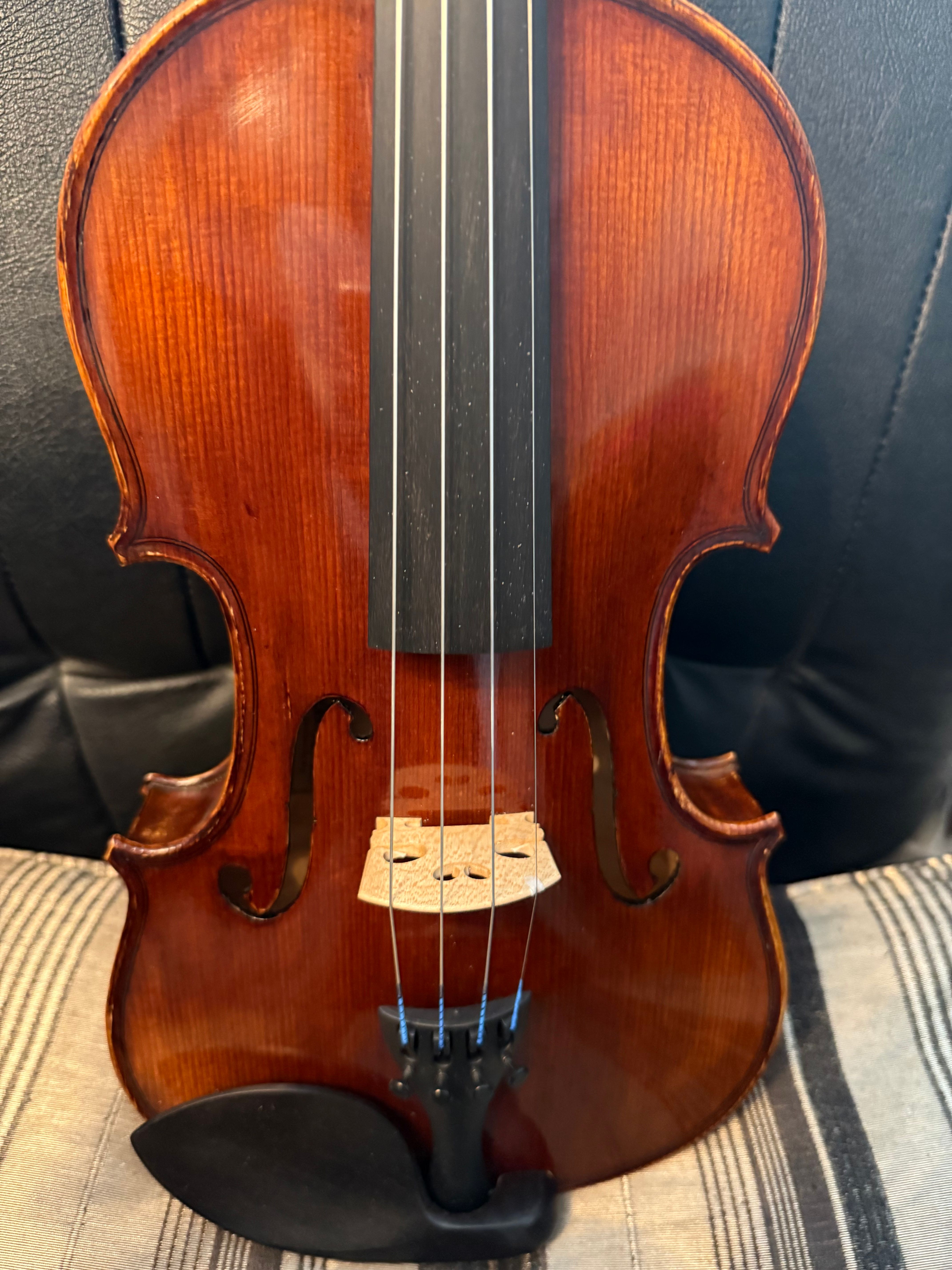 Eastman 305 4/4 violin outfit